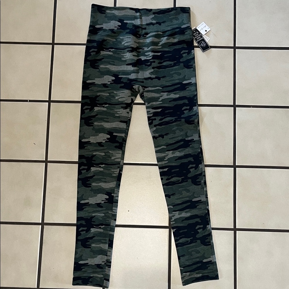 Leggings Depot Kids Camouflage Leggings - Green and Black